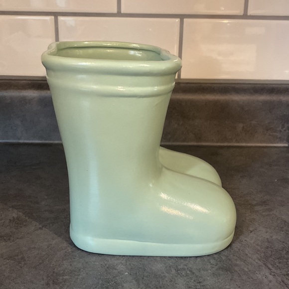 COPY - Target BP Ceramic Boot Vase - Picture 2 of 4